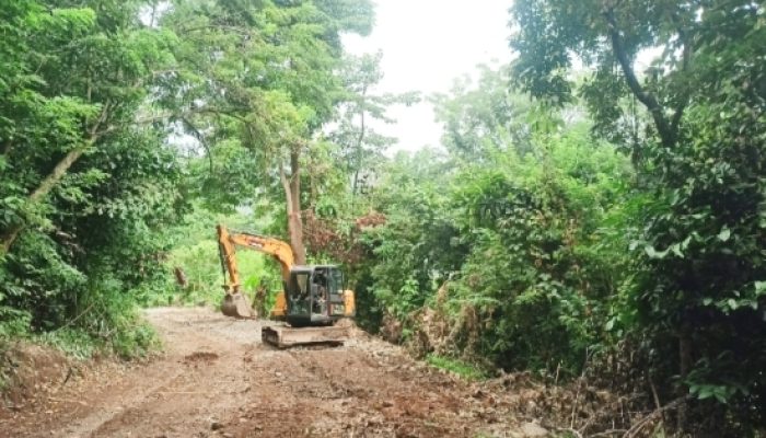 Pengerasan Jalan TMMD 128 Kodim 0623/Cilegon Hubungkan Akses Warga Langon Satu – Tembulun