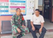 Babinsa Koramil Mancak Gencarkan Komsos, Bahas Stunting hingga Kebersihan Lingkungan Desa