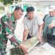 Babinsa Koramil 2301/Cilegon Gelar Karya Bakti Bersama Warga, Fokus Bersihkan Jalan dan Normalisasi Drainase