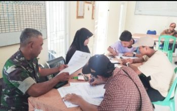 Babinsa Koramil 2306/Mancak Laksanakan Pendataan Stunting dan Warga Kurang Mampu di Wilayah Binaan