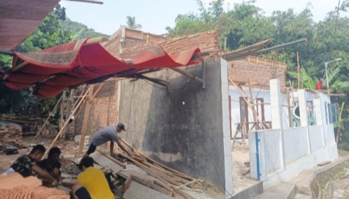 TMMD 128 Kodim 0623 Cilegon Rehab Mushola di Link Langon 2, Progres Pembangunan Capai 50 Persen