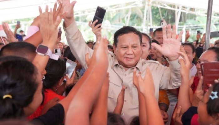 Momen Prabowo Menyanyi Bersama Anak-anak di Pulau Miangas, Wilayah Terluar Indonesia