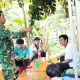 Babinsa Koramil 2305/Cinangka Intensifkan Komsos, Ajak Warga Jaga Kebersihan dan Keamanan Lingkungan
