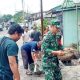 Babinsa Koramil 2301/Cilegon Bersama Warga Gelar Karya Bhakti Bersihkan Sungai dan Perbaiki Drainase
