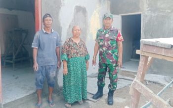 Babinsa Pulomerak Pantau Rehab Rumah Ibu Jamilah, Progres Pembangunan Capai 80 Persen