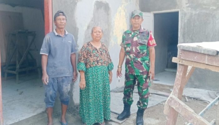 Babinsa Pulomerak Pantau Rehab Rumah Ibu Jamilah, Progres Pembangunan Capai 80 Persen