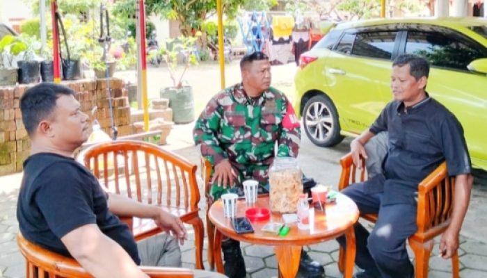 Babinsa Koramil 2307/Ciwandan Perkuat Komsos, Ajak Warga Antisipasi DBD dan Tingkatkan Siskamling