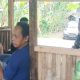 Babinsa Koramil 2305/Cinangka Gencarkan Komsos, Imbau Tukang Ojek Waspada dan Petani Tetap Semangat