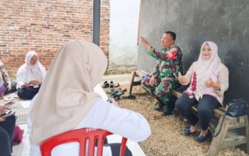 Babinsa Koramil 2307/Ciwandan Aktif Dampingi Pendataan Warga dan Imunisasi Anak di Cilegon