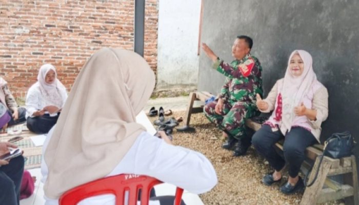 Babinsa Koramil 2307/Ciwandan Aktif Dampingi Pendataan Warga dan Imunisasi Anak di Cilegon