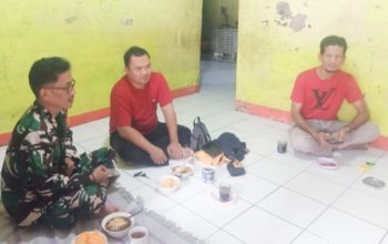 Babinsa Koramil 2305/Cinangka Tingkatkan Komsos, Ajak Warga Perkuat Keamanan Lingkungan dan Awasi Pergaulan Remaja