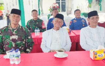 Babinsa Koramil 2302/Bojonegara Perkuat Keamanan dan Semangat Gotong Royong Lewat Komsos