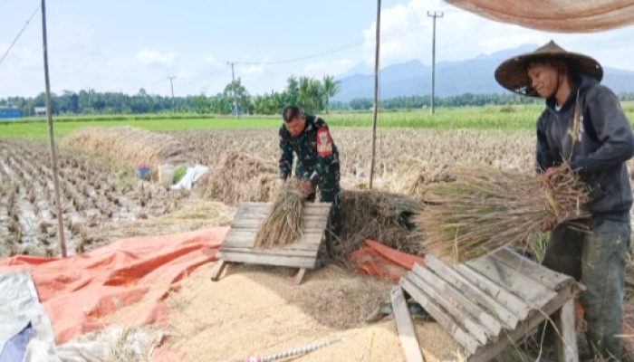 Babinsa Koramil 2307/Ciwandan Perkuat Komsos, Ajak Warga Jaga Kebersihan dan Keamanan Lingkungan