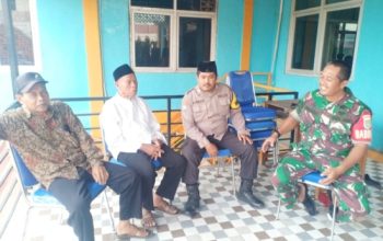 Babinsa Koramil 2307/Ciwandan Perkuat Kepedulian Sosial Lewat Komsos Bersama Warga dan Karang Taruna