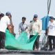 Momen Prabowo Ikut Tarik Jaring Bersama Nelayan Tambak Saat Panen Raya Udang di Kebumen