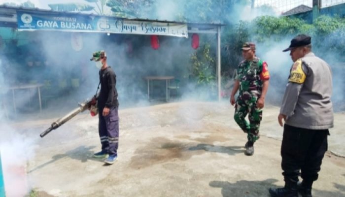 Babinsa Koramil 2302/Bojonegara Aktif Laksanakan Puanter dan Pererat Kebersamaan dengan Warga
