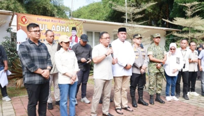 Prabowo Rutin Salurkan Hewan Kurban untuk Warga Sekitar Babakan Madang Hambalang