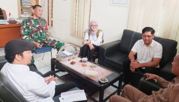 Babinsa Koramil 2301/Cilegon Perkuat Komsos Bersama Tokoh Masyarakat Demi Ciptakan Lingkungan Aman dan Kondusif