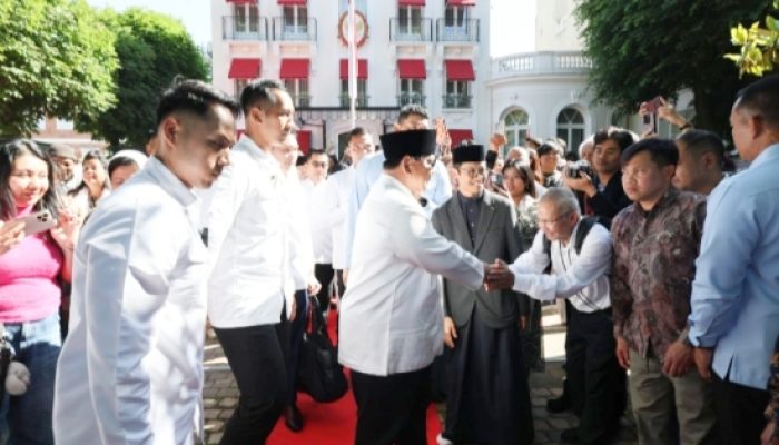 Diaspora Paris Bahagia Salat Iduladha Bersama Prabowo: Rasanya Seperti Kumpul dengan Keluarga Besar