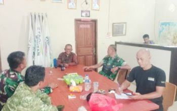 Babinsa Koramil 2302/Bojonegara Aktif Komsos, Bahas Keamanan dan Gotong Royong Bersama Warga