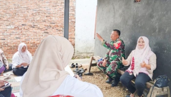 Babinsa Koramil 2307/Ciwandan Bersama PKK dan Kader Posyandu Laksanakan Pendataan Warga