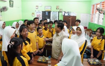 Kala Prabowo Dengarkan Cita-Cita Pelajar SMP 111 Jakarta Barat: Jadi Presiden hingga Bawa Indonesia ke Piala Dunia