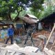 Babinsa Koramil 2305/Cinangka Gotong Royong Bantu Pemasangan Pondasi Rumah Warga