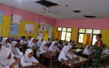 Babinsa Koramil 2307/Ciwandan Perkuat Kemanunggalan dengan Warga Melalui Komsos Bahas Gotong Royong dan Siskamling