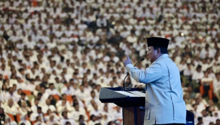 Di Hadapan Belasan Ribu Pelaksana MBG, Prabowo : Kepentingan Rakyat di Atas Semua Kepentingan