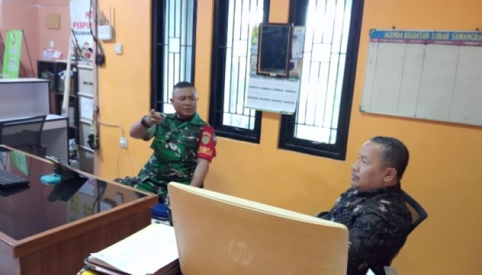 Babinsa Koramil 2307/Ciwandan Perkuat Keamanan Lingkungan dan Dorong Gotong Royong Perehaban Mushola