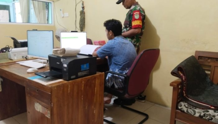 Babinsa Koramil 2304/Anyar Laksanakan Pendataan Penerima MBG dan Warga Kurang Mampu di Wilayah Binaan