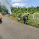 Babinsa Koramil 2304/Anyar Gelar Karya Bakti Bersama Warga untuk Kebersihan Lingkungan dan Percepatan Pembangunan Desa