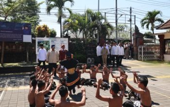 Prabowo Cek Langsung Perkembangan Sekolah Rakyat di Bali, Disambut Semarak Tari Kecak dari Siswa