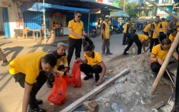 Polri Untuk Masyarakat, Polres Maros Gelar Pembersihan Pasar Rakyat Jelang Hari Bhayangkara ke-80