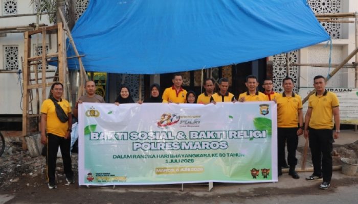 Jelang Hari Bhayangkara Ke 80, Polres Maros Gelar Bakti Sosial Pembersihan Rumah Ibadah