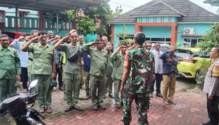 Babinsa Koramil 2307/Ciwandan Tingkatkan Wawasan Kebangsaan dan Disiplin Generasi Muda Melalui Bintahwil
