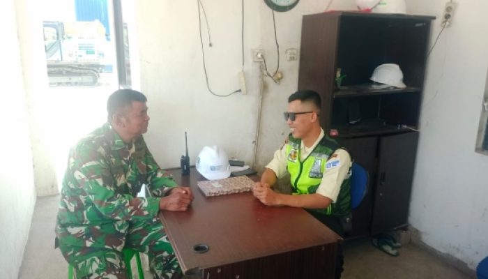Babinsa Koramil 2302/Bojonegara Intensifkan Komsos, Bahas Keamanan dan Kondusivitas Wilayah