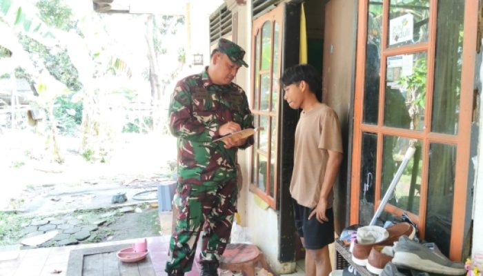 Babinsa Koramil 2303/Pulomerak Laksanakan Puanter, Data Kontrakan dan Warga Belum Berlistrik