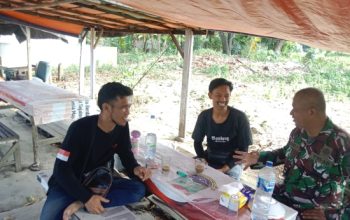 Babinsa Koramil 2303/Pulomerak Perkuat Kamtibmas Melalui Komsos Bersama RT dan Warga di Wilayah Binaan