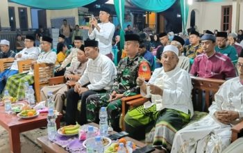 Babinsa Koramil 2301/Cilegon Aktif Dampingi Kegiatan Keagamaan dan Distribusi Bantuan Pangan untuk Warga