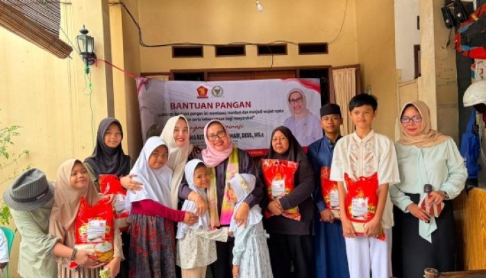 Srikandi Partai Gerindra Salurkan Ratusan Paket Beras untuk Warga Kurang Mampu di Kota Bogor