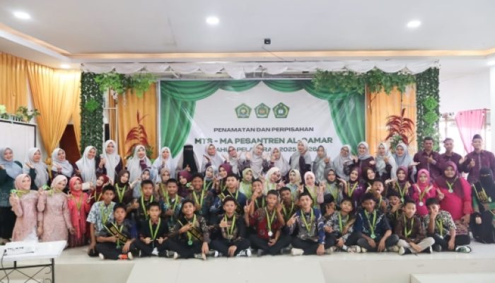 Ratusan Wisuda dan pelepasan santri/santriwati Ponpes Modern Al Qamar Bajeng Tahun pelajaran 2025/2026