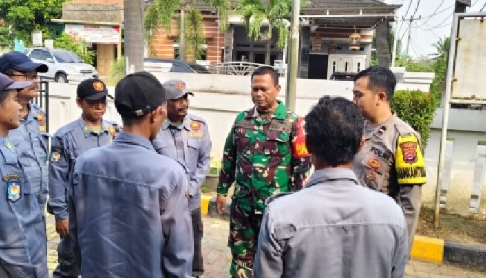 Babinsa Koramil 2303/Pulomerak Laksanakan Puanter, Dukung Pendataan BLT, Raskin dan Puldatater Wilayah