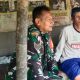 Babinsa Koramil 2305/Cinangka Perkuat Komsos, Ajak Warga Jaga Kebersihan Lingkungan dan Cegah Kenakalan Remaja