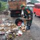 Babinsa Koramil 2303/Pulomerak Tingkatkan Kepedulian Lingkungan dan Fasilitas Warga Lewat Karya Bhakti