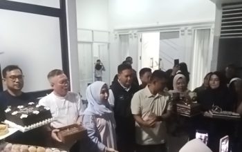 Penuh Kejutan dan Kebersamaan, Hj. Fadilah Fahriana Rayakan Ulang Tahun ke-48 Suami, Wabup Takalar H. Hengky Yasin