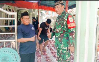 Babinsa Koramil 2301/Cilegon Kawal Distribusi Hewan Kurban, Pastikan Bantuan Tepat Sasaran kepada Warga