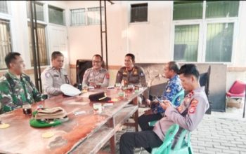 Babinsa Koramil 2304/Anyar Tingkatkan Kamtibmas Melalui Komsos Bersama Aparatur dan Warga
