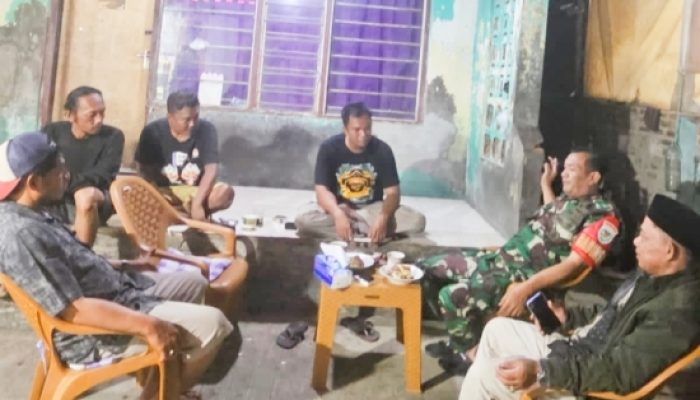 Babinsa Koramil 2301/Cilegon Intensifkan Komsos, Bahas Kunjungan Wamendagri dan Bahaya Narkoba