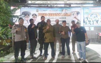 Babinsa Koramil 2301/Cilegon Bersama Forkopimcam Tingkatkan Keamanan Lingkungan Melalui Poskamling Keliling dan Pendataan Warga